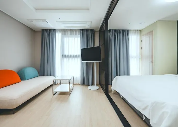 H Avenue Sasang Station 4*