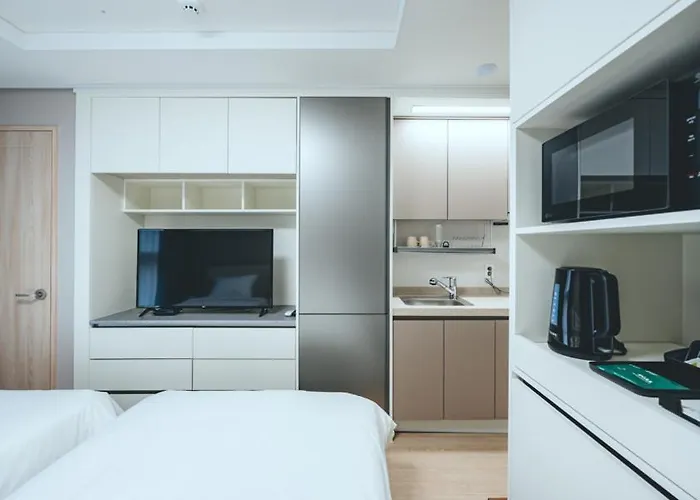 H Avenue Sasang Station 4*