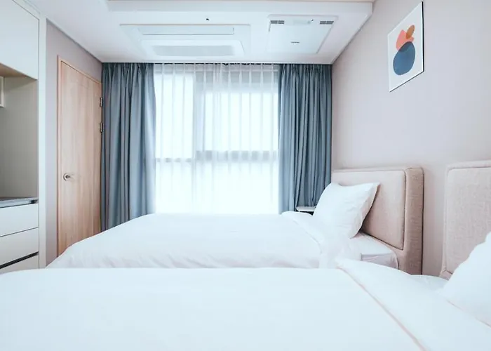 H Avenue Sasang Station 酒店 4*