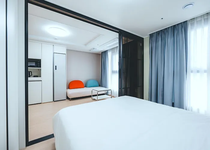 Hotel H Avenue Sasang Station 4*