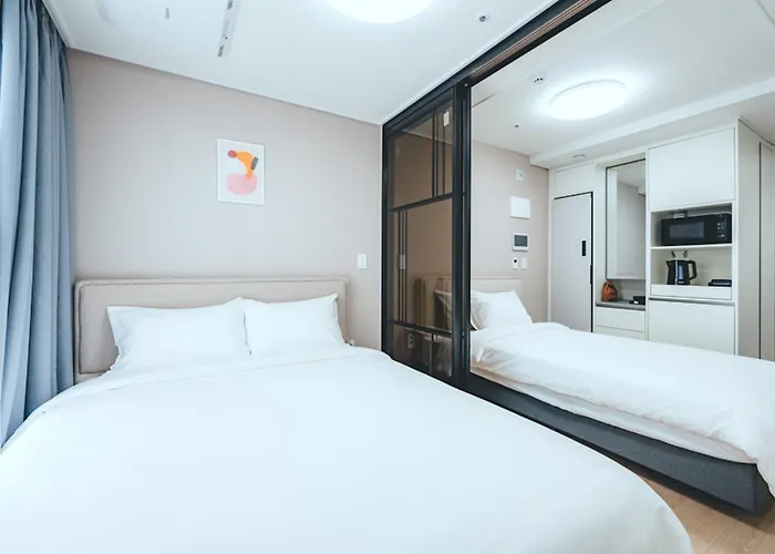 H Avenue Sasang Station 酒店 4*